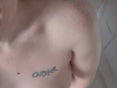 Salle de bains, Européenne, Pisser, Pov, Rousse roux, Transsexuelle