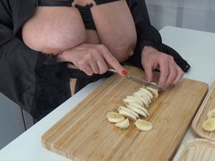 Amatorka, Jedzenie, Fetysz stóp, Mamuśka, Naturalne cycki, Rosyjski, Obwisłe cyce, Mokry