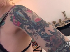 Veľké kozy, Blondína, Britskej, Vysokoškoláčka, Podpätky, Sólo, Tetovanie, Kozičky