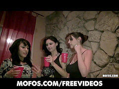 아마추어, 오랄섹스, 대학교, 갱뱅, 흥청망청 놀기, 현실, 빨아들이는, 매춘부