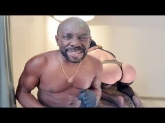 Amatéři, Zadek k puse, Velké péro, Černé, Cuckold, Manželka v domácnosti, Latex, Masturbace