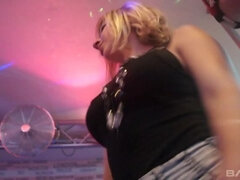 금발의, 흑갈색 머리, 사정 샷, 유럽인, 얼굴에, 유리들, 피어싱, 문신