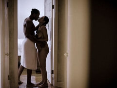 Piękne grube kobiety, Brunetka, Styl na pieska, Obciąganie, Wielorasowy, Całować, Mamuśka, Mokry