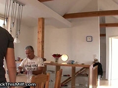 Leie, Grosser schwanz, Grosse titten, Blasen, Oma, Hardcore, Masturbation, Mutti