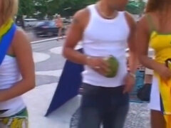 Stor pik, Brunette, Sædskud, Langt ned i halsen, Imellem racer, Italiener, Naturlig, Orgasme