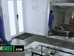 Grande cazzo, Pompino, Brunetta, Venire in bocca, Schizzo di sborra, Gola profonda, Sega, Urlando