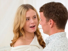 Culo grande, Verga grande, Tetas grandes, Rubia, Mamada, Estilo perrito, Flaco, Adolescente