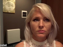 Blondine, Handjob, Absätze, Milf, Mann mann frau, Nylon, Strumpfhose, Muschi