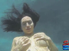 Anaali, Isot tissit, Ruskeahiuksinen, Kyrpä, Äiti jota haluaisin panna