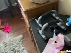 오랄섹스, 흑갈색 머리, 보지, 면도된, 장난감들, 바이브레이터