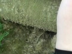 Store smukke kvinder, Blondine, Britisk, Give finger, Brystvorter, Udendørs, Solo, Bryster