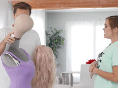 Grote kont, Blond, Vriendje, Bedriegen, Jurk, Vriendin, Doordringend, Kut duiken