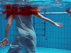Baben, Bikini, Brunett, Fetisch, Lesbisk, Utomhus, Pool, Rysk