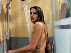 Monumentális dákó, Gesztenyebarna, Maszti, Zuhanyozó, Egyedül, Tini, Régebbi évjáratú pornó