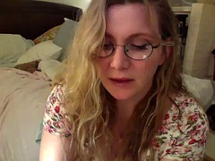 A scary friend comes to you, whore qasmr