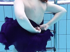 Røv, Babe, Kvinde, Fetish, Lille kvinde, Svømmepøl, Solo, Bryster