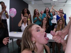 Blondi, Suihinotto, Ruskeahiuksinen, Nainen pukeissa mies alasti, Tanssii, Äiti jota haluaisin panna, Imevä, Teini