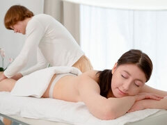 Amatør, Pik sutte, Hundestilling, Massage, Naturlige bryster, Mager, Teenager, Bryster