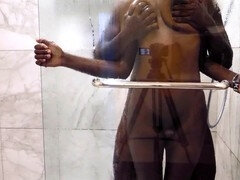 Africain, Salle de bains, Grosse bite, Noire, Noir ébène, Chatte