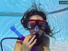 Europeo, Húngaro, Orgasmo, Tetas, Juguetes, Bajo el agua