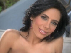 Velké kozy, Brunetka, Prsatá, Latinské, Masturbace, Sólo, Kozičky