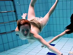 Européenne, Lesbienne, De plein air, Piscine, Public, Softcore, Adolescente, Sous marin