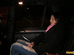 Leie, Auto, Tschechisch, Handjob, Im freien, Realität, Schlampe, Weibliche ejakulation