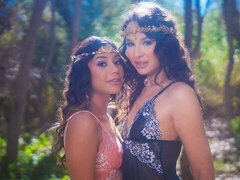 18, Veľký zadok, Kuřba, Brunetka, Na psíka, 2 ženy 1 muž, Vonku, Vychudnutá