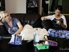 Stora tuttar, Mellanrasig, Slick, Underkläder, Fitta, Rakad, Strippning, Leksaker