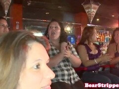 Kuřba, Nazí chlapi, Honění, Párty