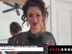 Grosse titten, Blondine, Blasen, Braunhaarige, Schwanz, Latex, Pov, Tätowierung