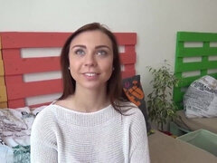 Sucer une bite, Brunette brune, Hard, Léchez, Orgasme, Pov, Rasée, Adolescente