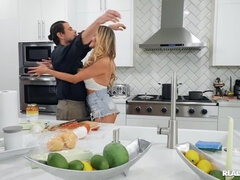 Avsugning, Bystig, Otrohet, Långt ner i halsen, Snopp, Milf, Fitta