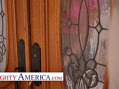 Iso kulli, Isot tissit, Musta, Blondi, Suihinotto, Rankka, Vanhempi, Äiti jota haluaisin panna