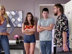 Pompino, Brunetta, Imbrogliare, Schizzo di sborra, Da dietro, Hardcore, Mamma, Tette naturali