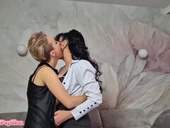 Hot Mature Lesbians Wanilianna & Nicole Dupapillon - Big Tits, Squirting & Dildo Fun