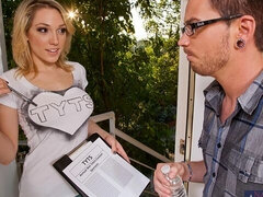 18, Duży tyłek, Duży kutas, Blondynka, Obciąganie, Styl na pieska, Cipka, Nastolatki