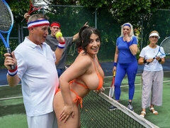 Arab, Stor stjärt, Stor kuk, Avsugning, Brunett, Doggystyle, Milf, Utomhus
