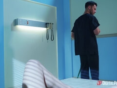 Aziatisch, Pijpbeurt, Hondjeshouding, Masturbatie, Kantoor, Spuiten, Tieten likken, Nat