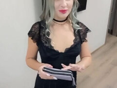 She seduced the courier while there is no husband