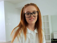 Sucer une bite, Queue, Lunettes, Branlette thaïlandaise, Petite femme, Rousse roux, Suçant, Avaler
