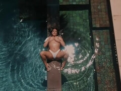 Americkej, Bikini, Lesbické, Masturbácia, Milf  mčbp, Vonku, Sprcha, Kozičky