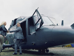 Hot blondie spreads her legs wide open and gets properly fucked