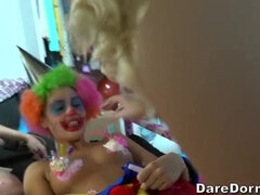 Lamer culo, Rubia, Latina, Lamidas, Tetas naturales, Fiesta, Perforación, Coño