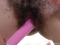 Cul, Brunette brune, Poilue, Lingerie, Masturbation, Mamelons bombés