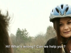 Iso perse, Iso kulli, Isot tissit, Suihinotto, Ruskeahiuksinen, Auto, Takaapäin, Äiti jota haluaisin panna