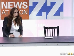 Brunetka, Podpätky, Prirodzené prsia, Nahé, Pička, Realita, Stockings, Tetovanie