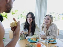 Stor pik, Brunette, Sædskud, Hårdt, Fisse, Trekant