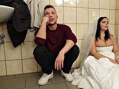 BRIDE4K. Girlfriend is left alone with a stranger in the closed bathroom and cheats on her boyfriend