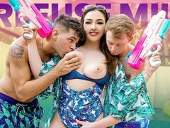 Gros seins, Tir de sperme, Doigter, Hd, Léchez, Mère que j'aimerais baiser, Tabou, Plan cul à trois